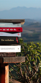 lezen op het terras